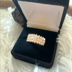 BLING : Rhinestone Gold Tone Fashion Ring